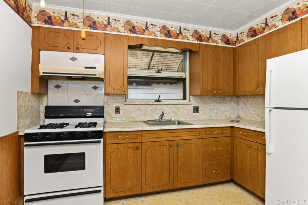 3 Hill Street, New Rochelle, NY 10801 - Photo 14 of 46