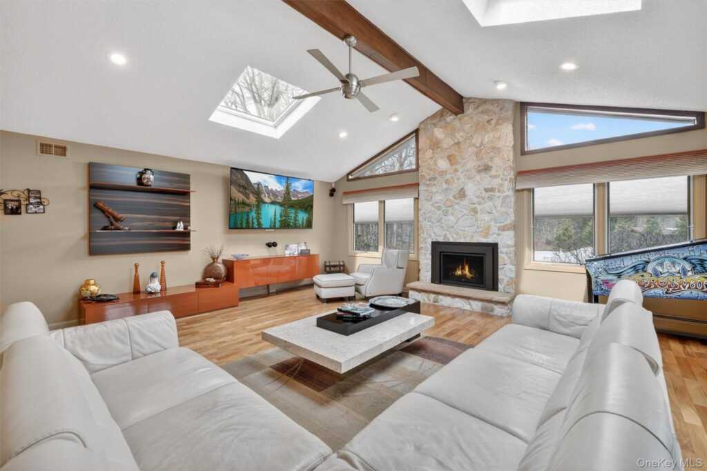 8 Augusta Court, New City, NY 10956 - Photo 10 of 38