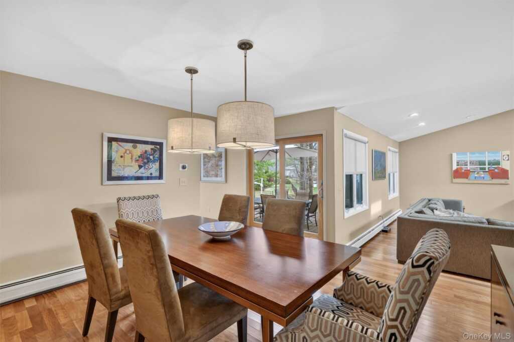 8 Augusta Court, New City, NY 10956 - Photo 12 of 38