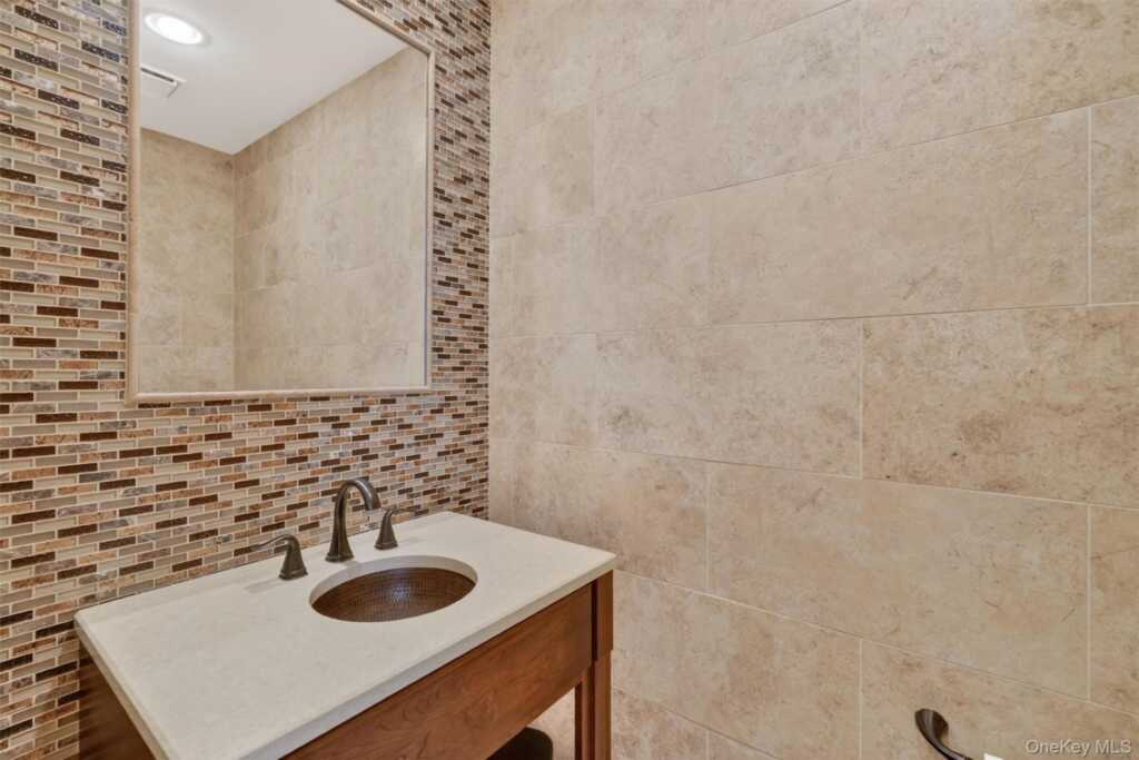 8 Augusta Court, New City, NY 10956 - Photo 13 of 38