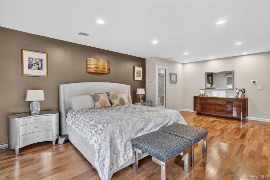 8 Augusta Court, New City, NY 10956 - Photo 16 of 38