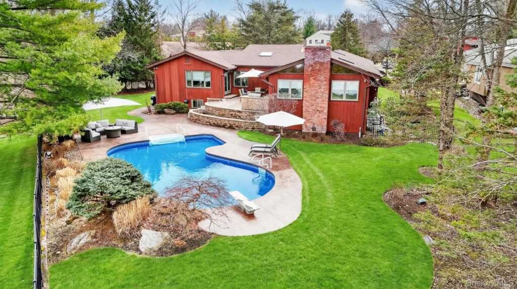 8 Augusta Court, New City, NY 10956 - Photo 3 of 38