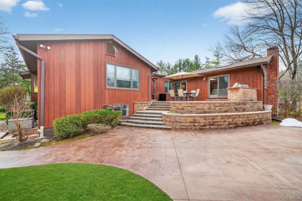 8 Augusta Court, New City, NY 10956 - Photo 32 of 38