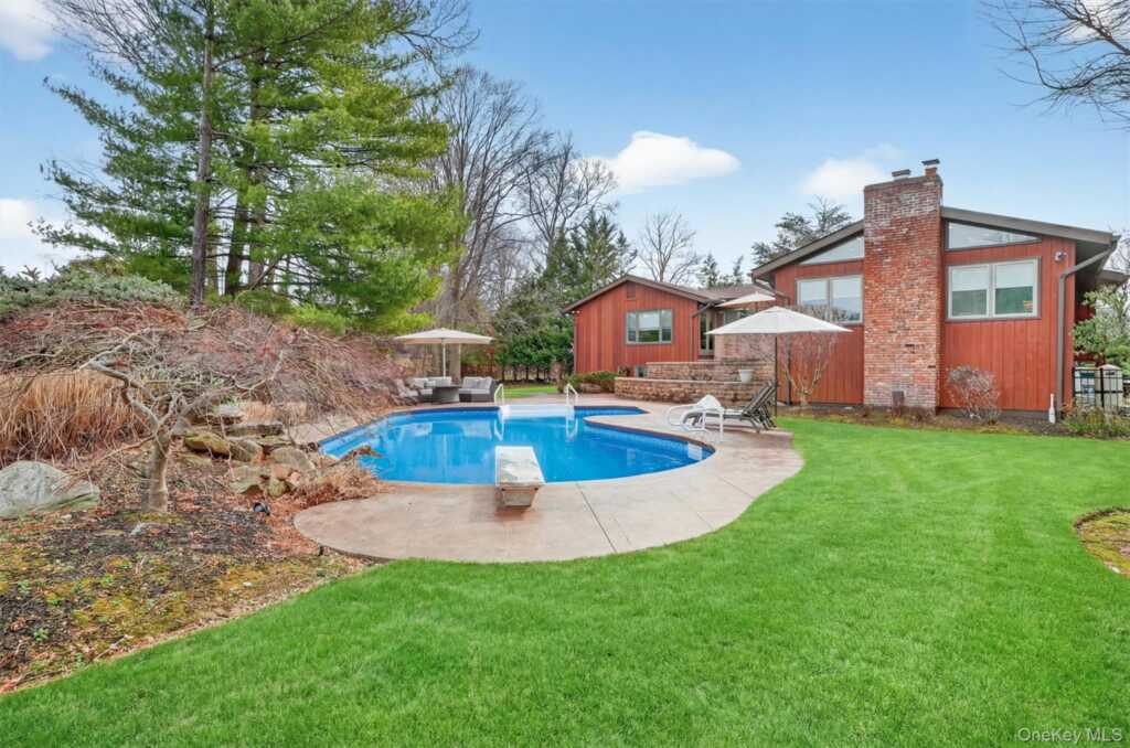 8 Augusta Court, New City, NY 10956 - Photo 34 of 38