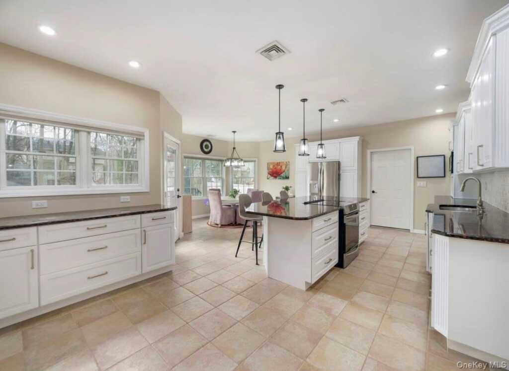 6 Park Avenue, Valley Cottage, NY 10989 - Photo 10 of 38