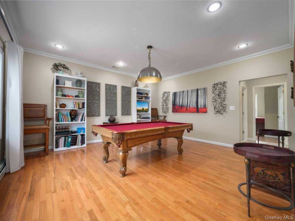 6 Park Avenue, Valley Cottage, NY 10989 - Photo 12 of 38