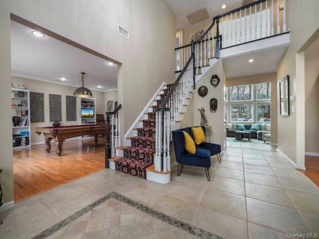 6 Park Avenue, Valley Cottage, NY 10989 - Photo 2 of 38