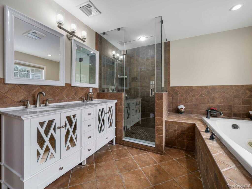 6 Park Avenue, Valley Cottage, NY 10989 - Photo 23 of 38