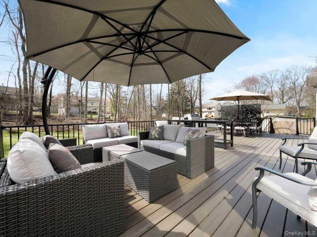 6 Park Avenue, Valley Cottage, NY 10989 - Photo 31 of 38