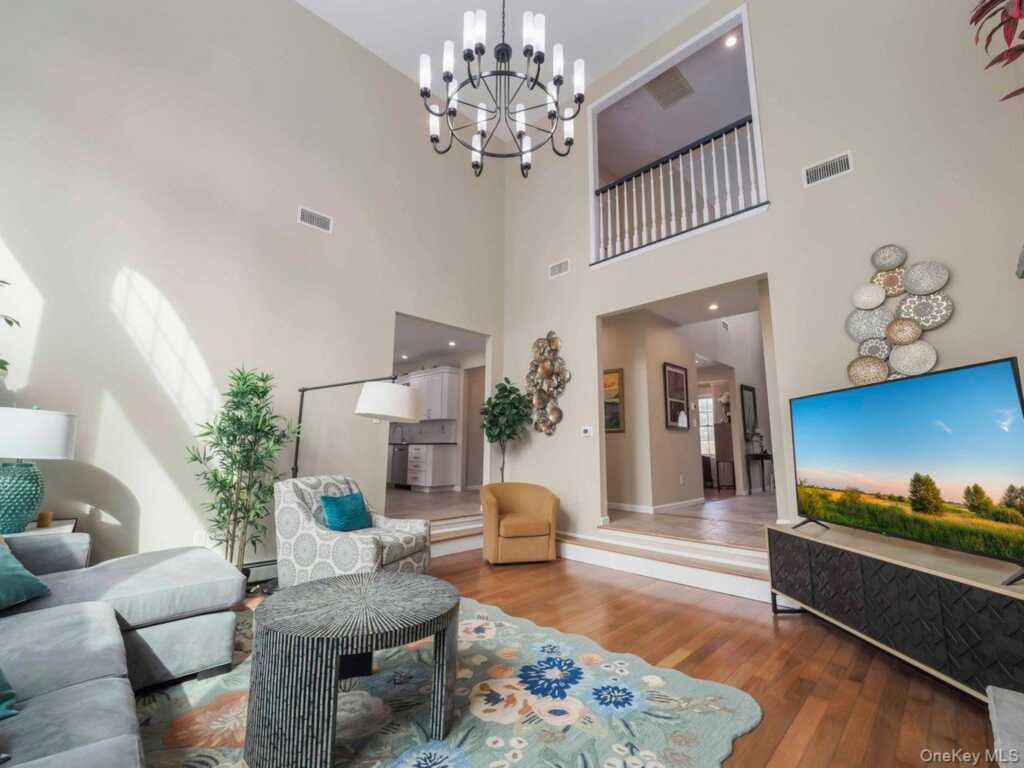 6 Park Avenue, Valley Cottage, NY 10989 - Photo 5 of 38