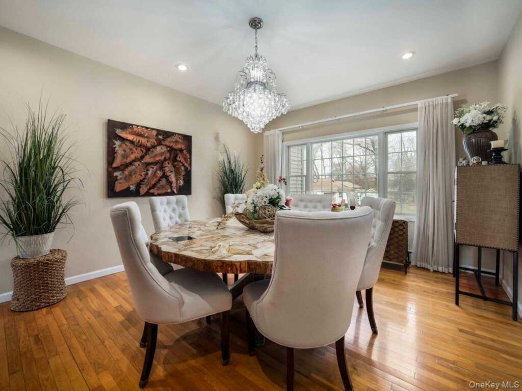 6 Park Avenue, Valley Cottage, NY 10989 - Photo 7 of 38