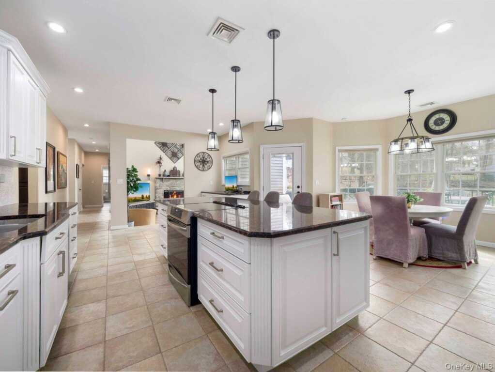 6 Park Avenue, Valley Cottage, NY 10989 - Photo 8 of 38