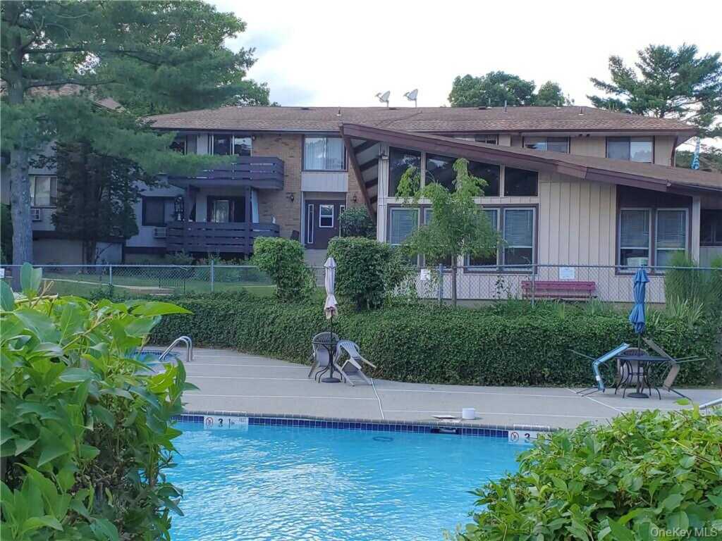 166 Sierra Vista Lane, Valley Cottage, NY 10989 - Photo 15 of 18