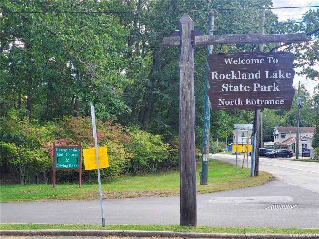 166 Sierra Vista Lane, Valley Cottage, NY 10989 - Photo 17 of 18