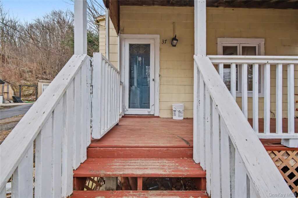 37 7th Street, Suffern, NY 10901 - Photo 3 of 12