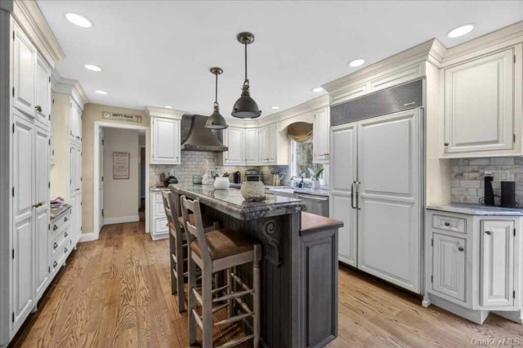 10 Evergreen Court, Suffern, NY 10901 - Photo 10 of 32