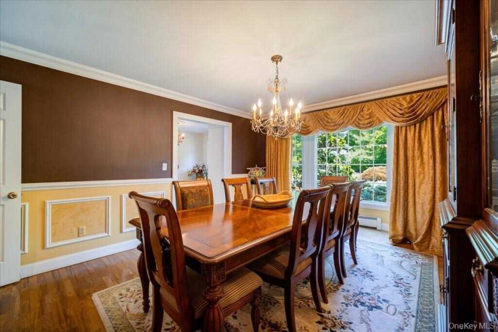 10 Evergreen Court, Suffern, NY 10901 - Photo 14 of 32