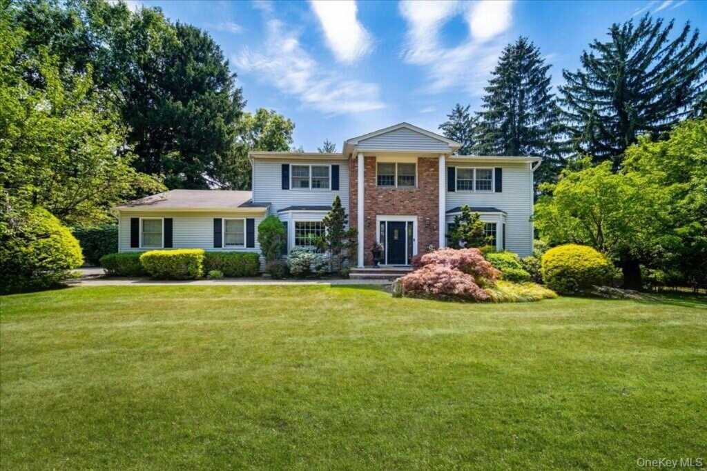 10 Evergreen Court, Suffern, NY 10901 - Photo 2 of 32