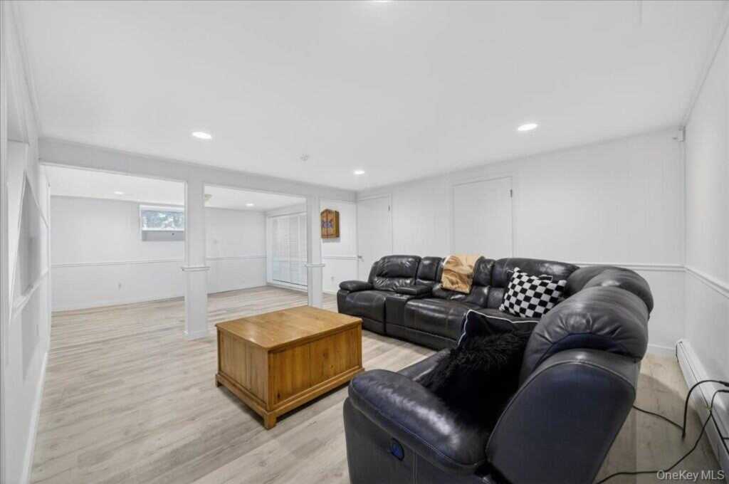 10 Evergreen Court, Suffern, NY 10901 - Photo 25 of 32