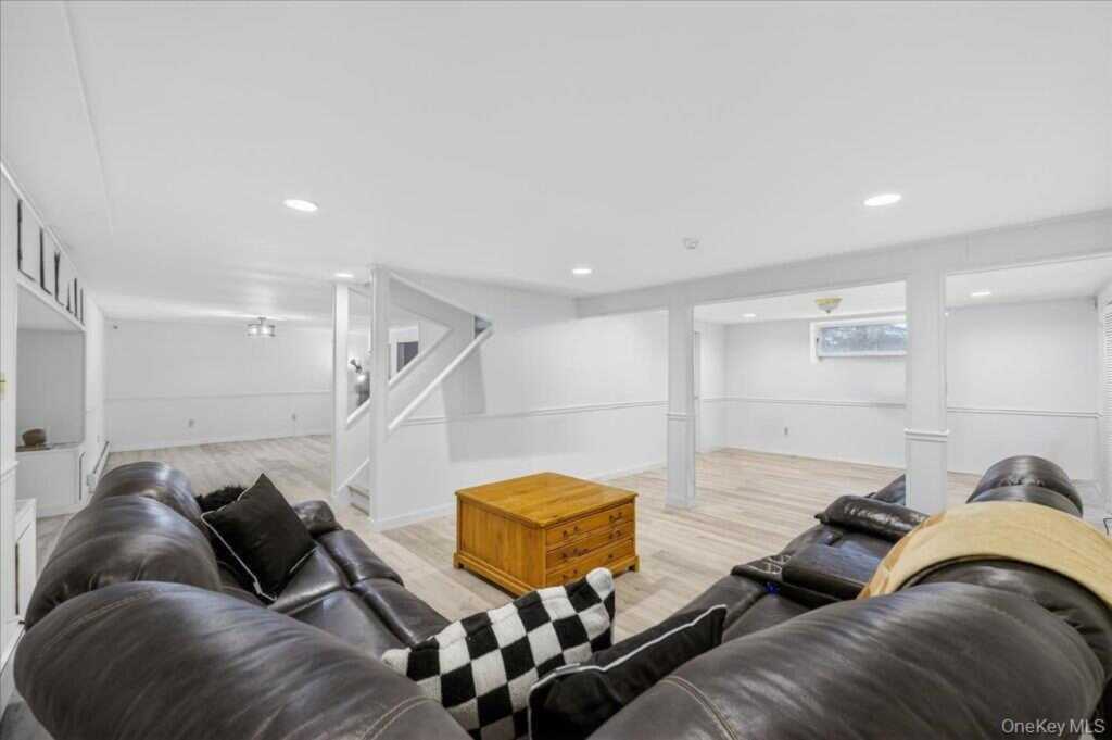 10 Evergreen Court, Suffern, NY 10901 - Photo 26 of 32