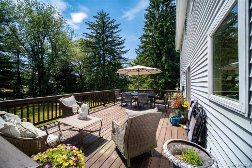 10 Evergreen Court, Suffern, NY 10901 - Photo 27 of 32