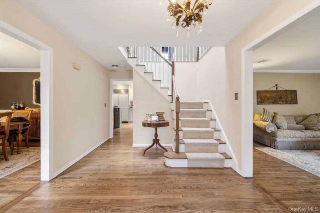 10 Evergreen Court, Suffern, NY 10901 - Photo 3 of 32