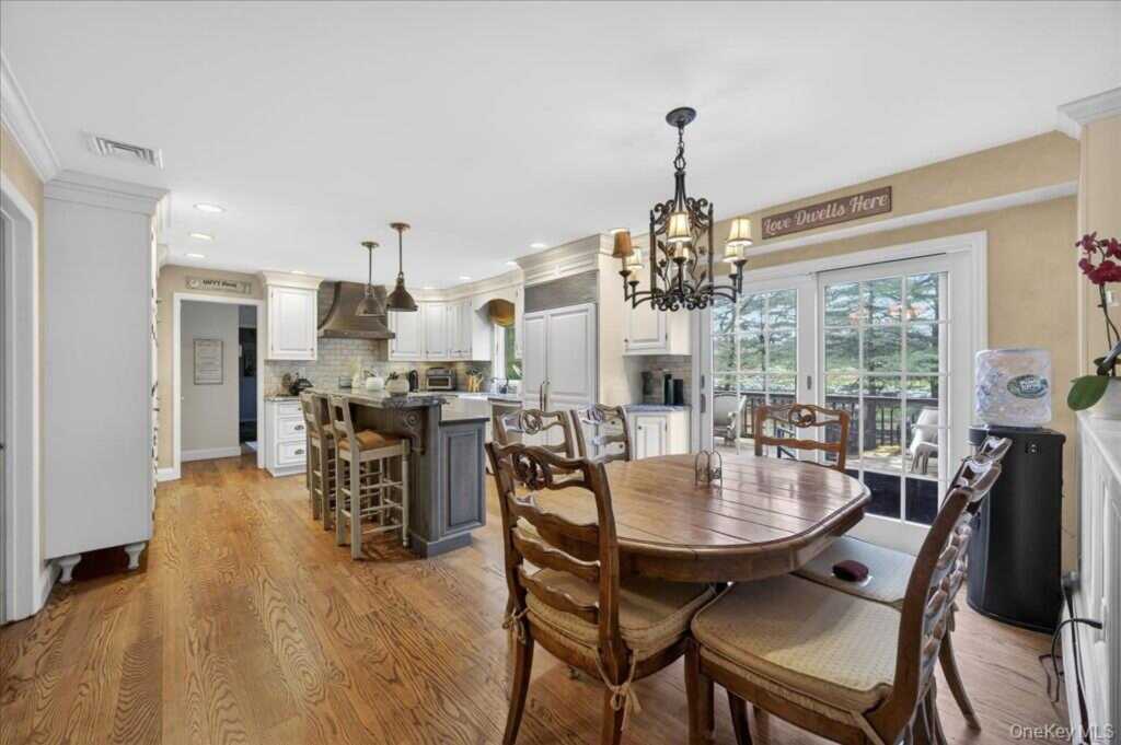 10 Evergreen Court, Suffern, NY 10901 - Photo 7 of 32