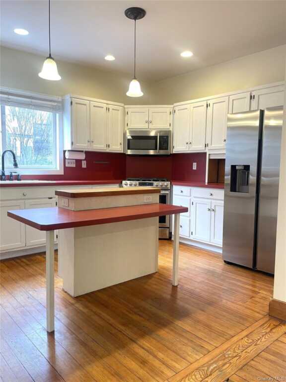 116 Castle Heights Avenue, Nyack, NY 10960 - Photo 10 of 27