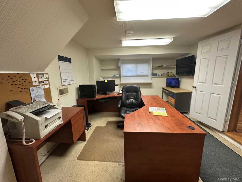 33 Marion Place, Pearl River, NY 10965 - Photo 7 of 12