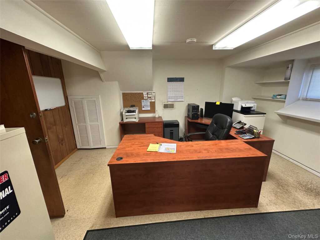 33 Marion Place, Pearl River, NY 10965 - Photo 8 of 12