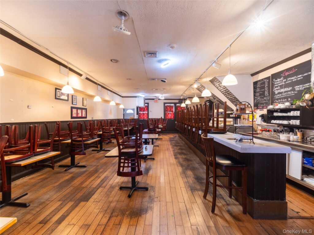 34 Ridgeland Terrace, Rye, NY 10580 - Photo 5 of 10