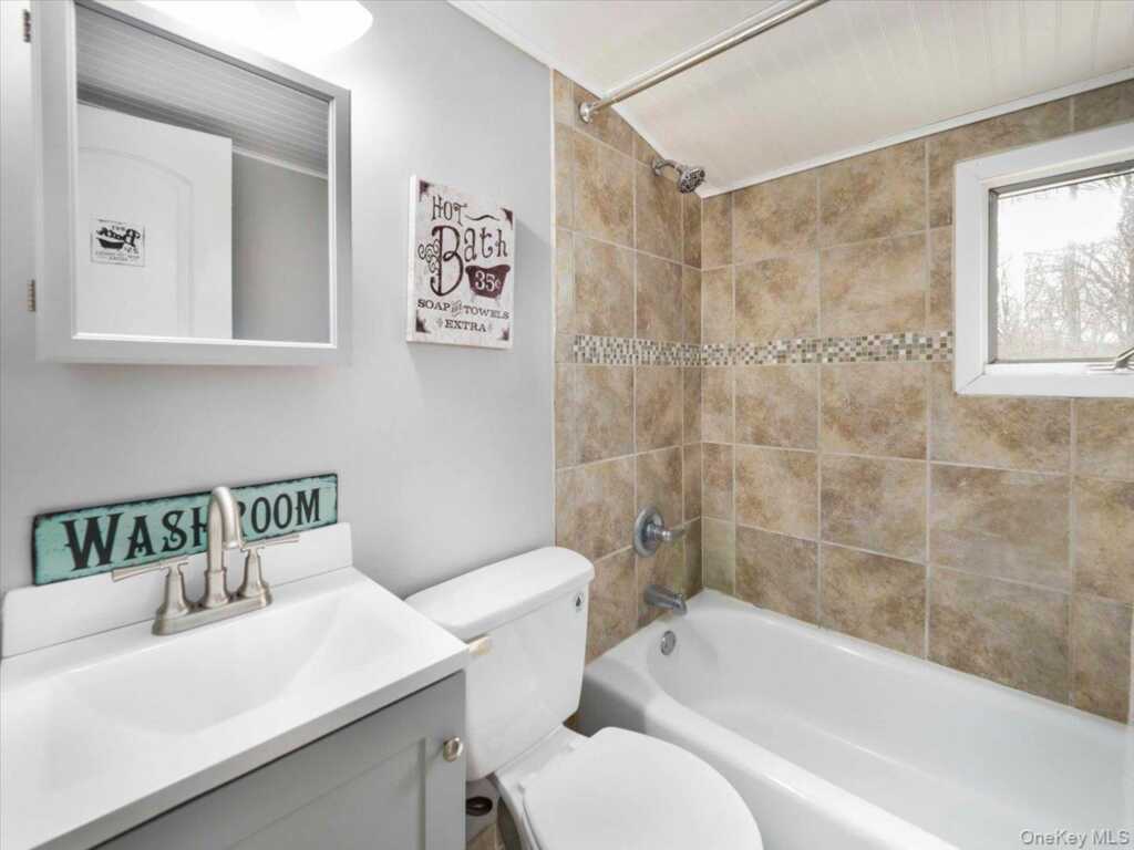 35 Hillside Avenue, Suffern, NY 10901 - Photo 16 of 43