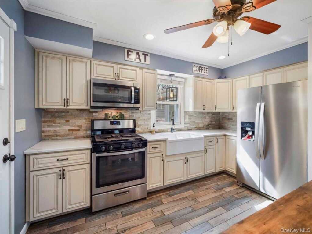 35 Hillside Avenue, Suffern, NY 10901 - Photo 2 of 43