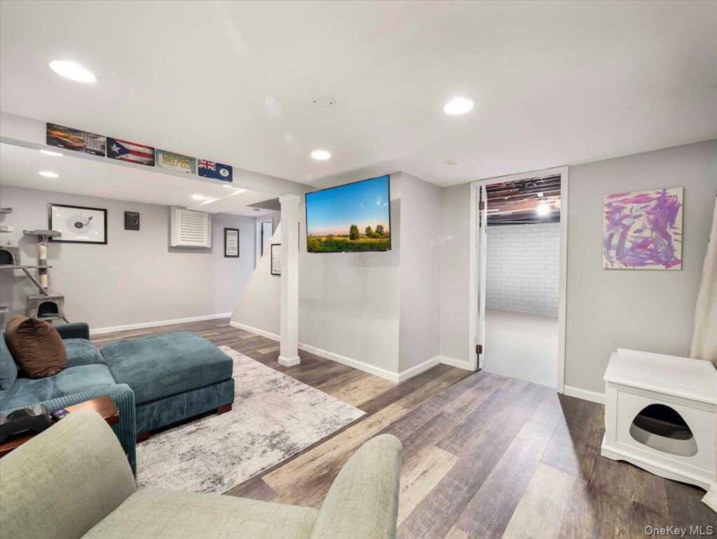 35 Hillside Avenue, Suffern, NY 10901 - Photo 22 of 43