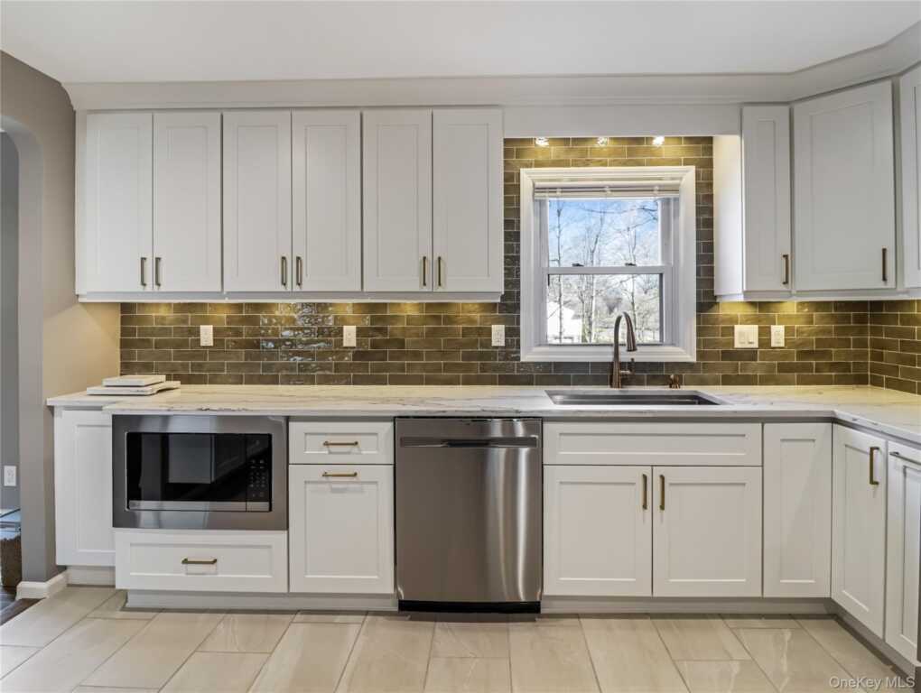 11 Foxburn Street, New City, NY 10956 - Photo 10 of 46