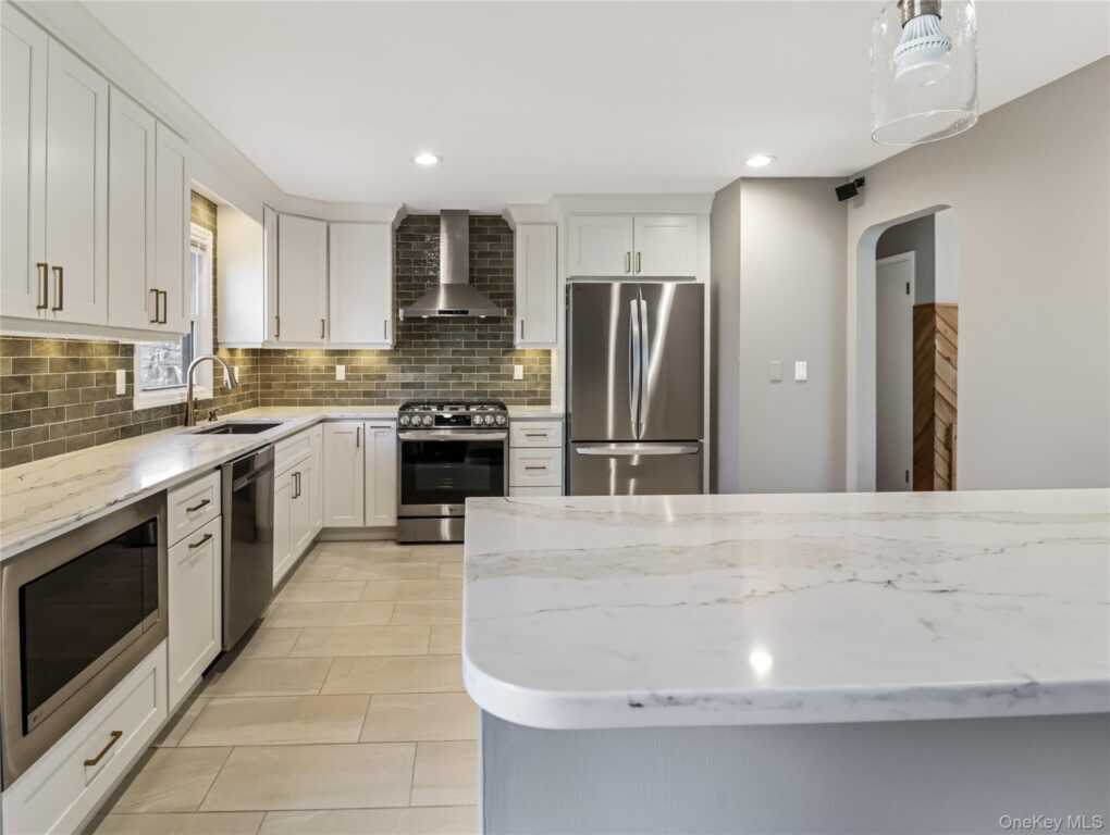 11 Foxburn Street, New City, NY 10956 - Photo 13 of 46