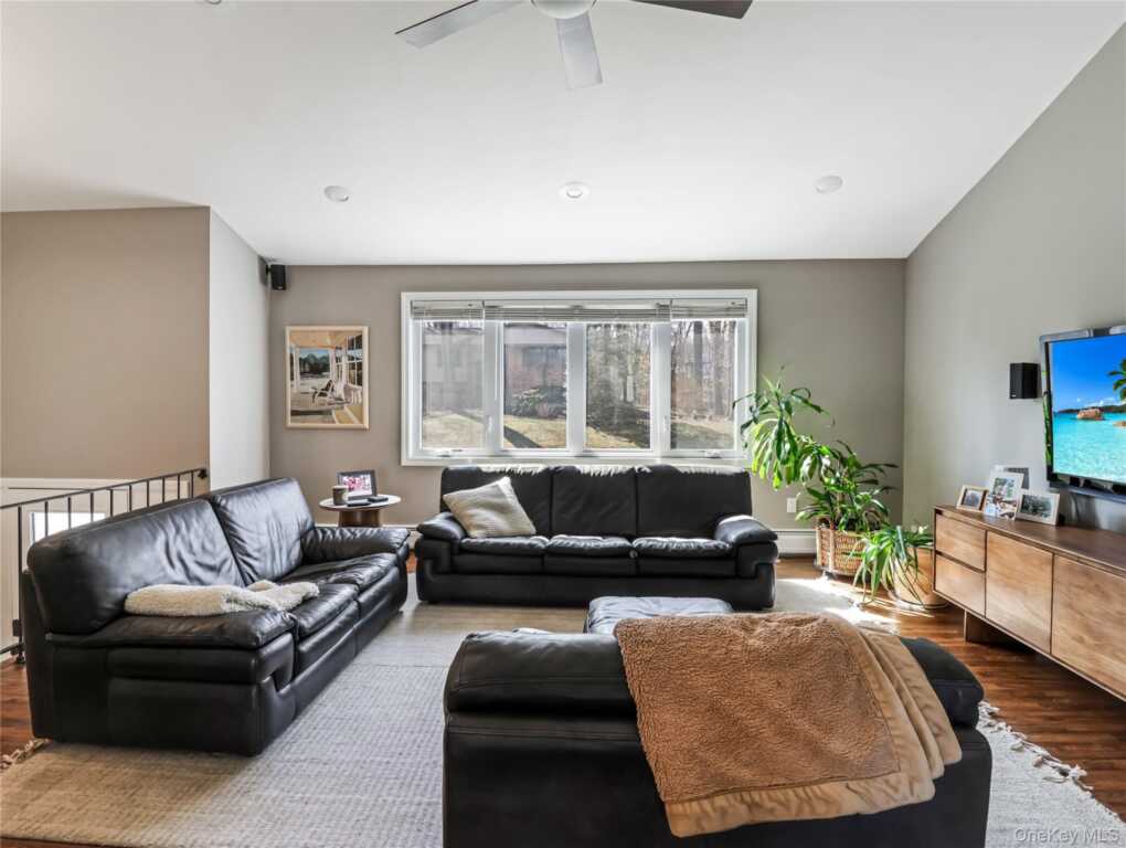 11 Foxburn Street, New City, NY 10956 - Photo 17 of 46