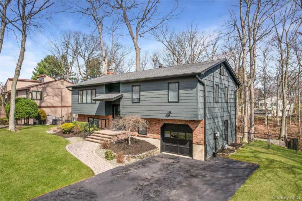 11 Foxburn Street, New City, NY 10956 - Photo 2 of 46