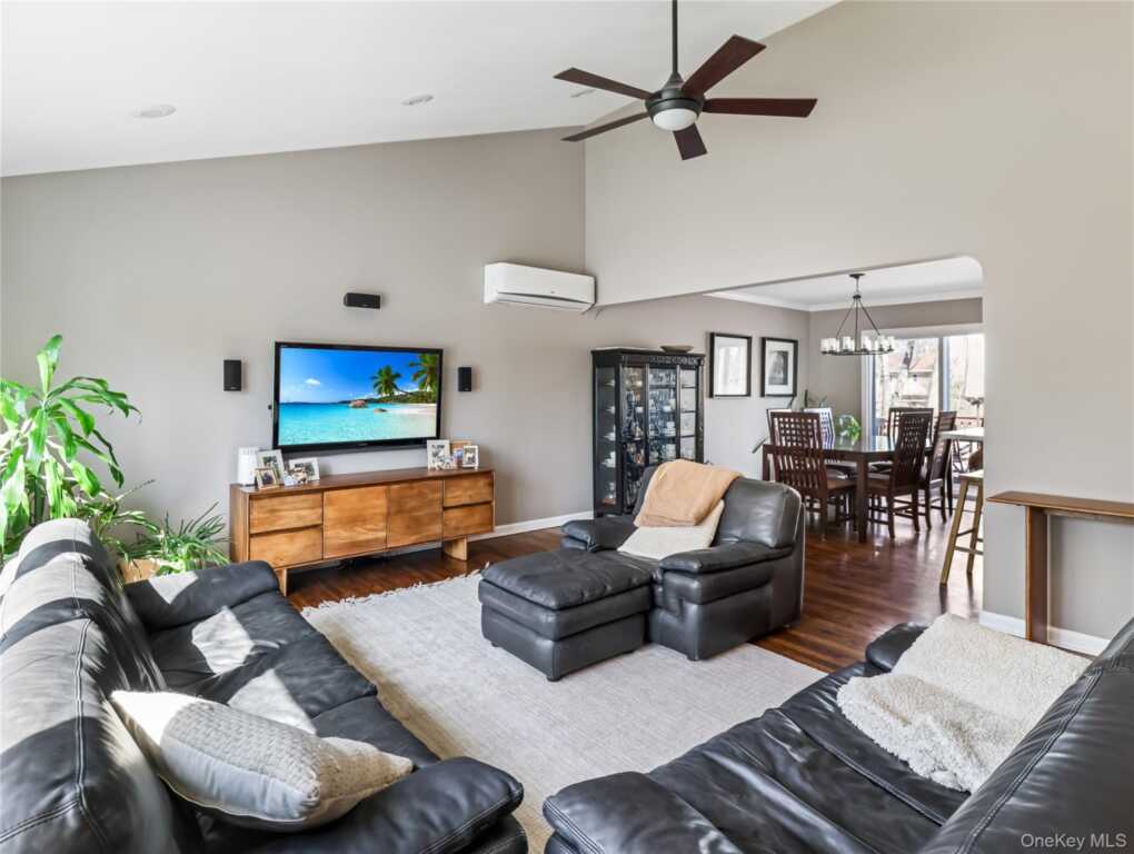 11 Foxburn Street, New City, NY 10956 - Photo 20 of 46