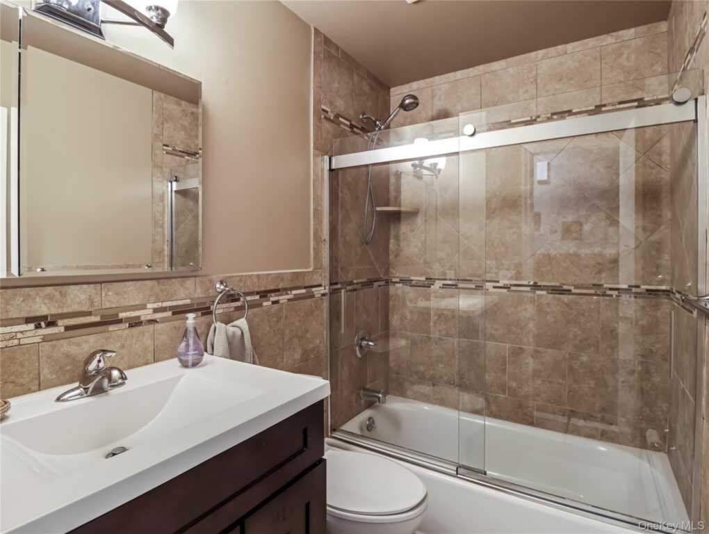 11 Foxburn Street, New City, NY 10956 - Photo 23 of 46