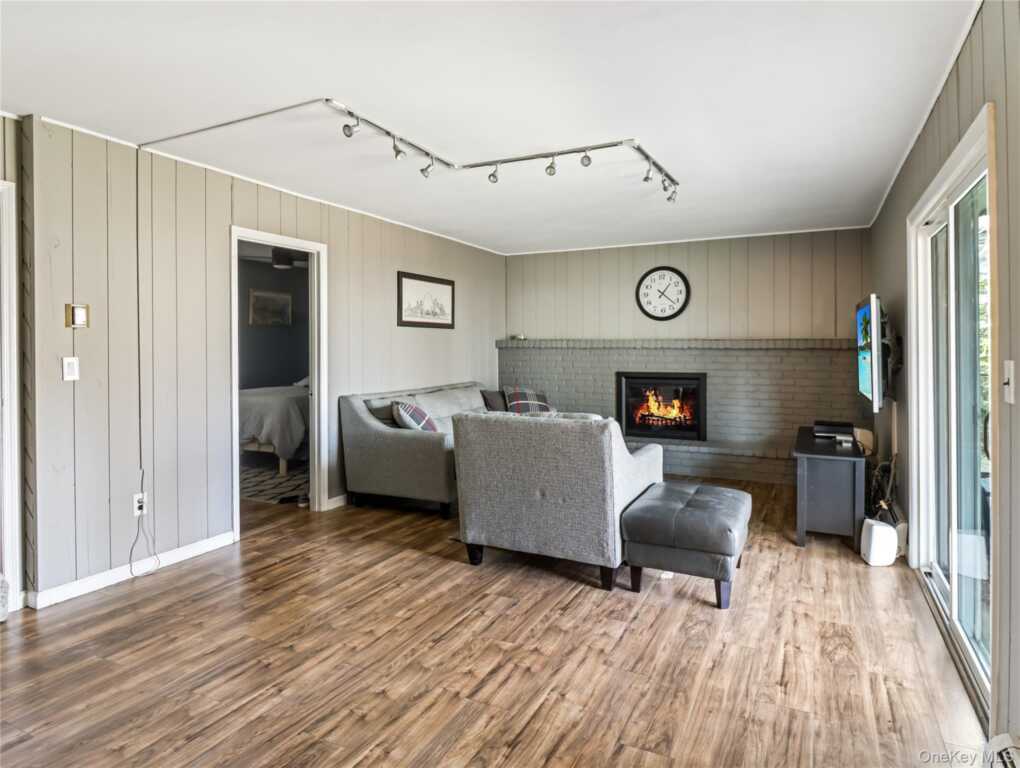 11 Foxburn Street, New City, NY 10956 - Photo 33 of 46