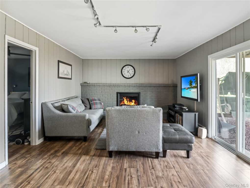 11 Foxburn Street, New City, NY 10956 - Photo 34 of 46