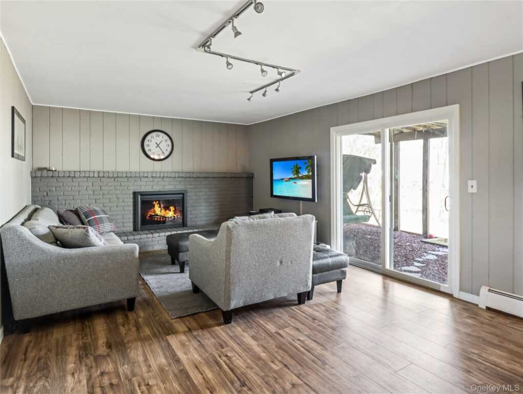 11 Foxburn Street, New City, NY 10956 - Photo 35 of 46