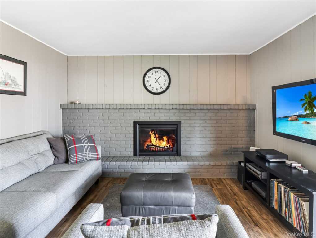 11 Foxburn Street, New City, NY 10956 - Photo 36 of 46