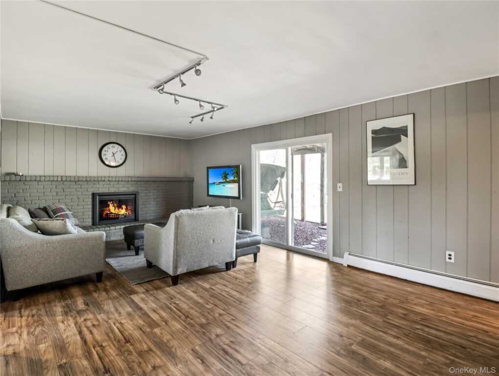 11 Foxburn Street, New City, NY 10956 - Photo 37 of 46