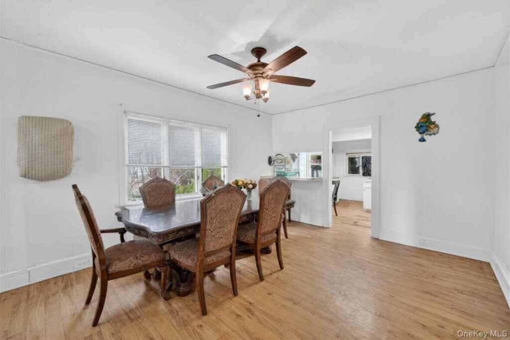 560 Locust Avenue, Rye, NY 10573 - Photo 13 of 35