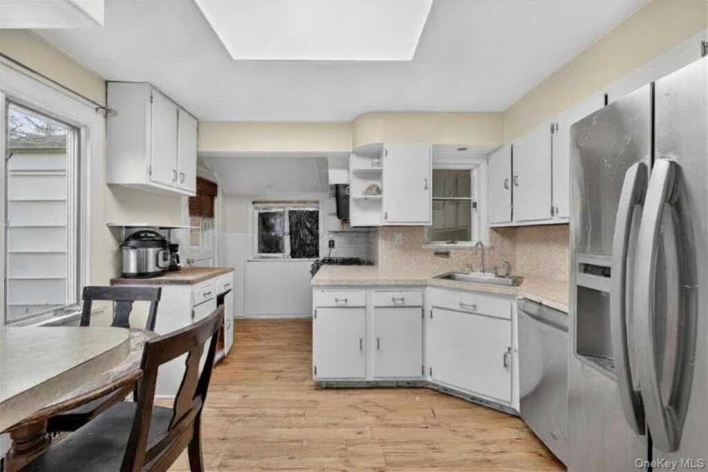 560 Locust Avenue, Rye, NY 10573 - Photo 14 of 35