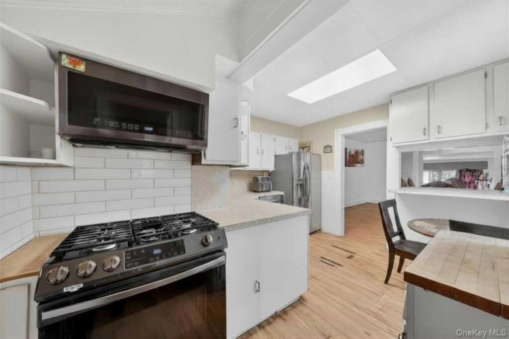 560 Locust Avenue, Rye, NY 10573 - Photo 16 of 35