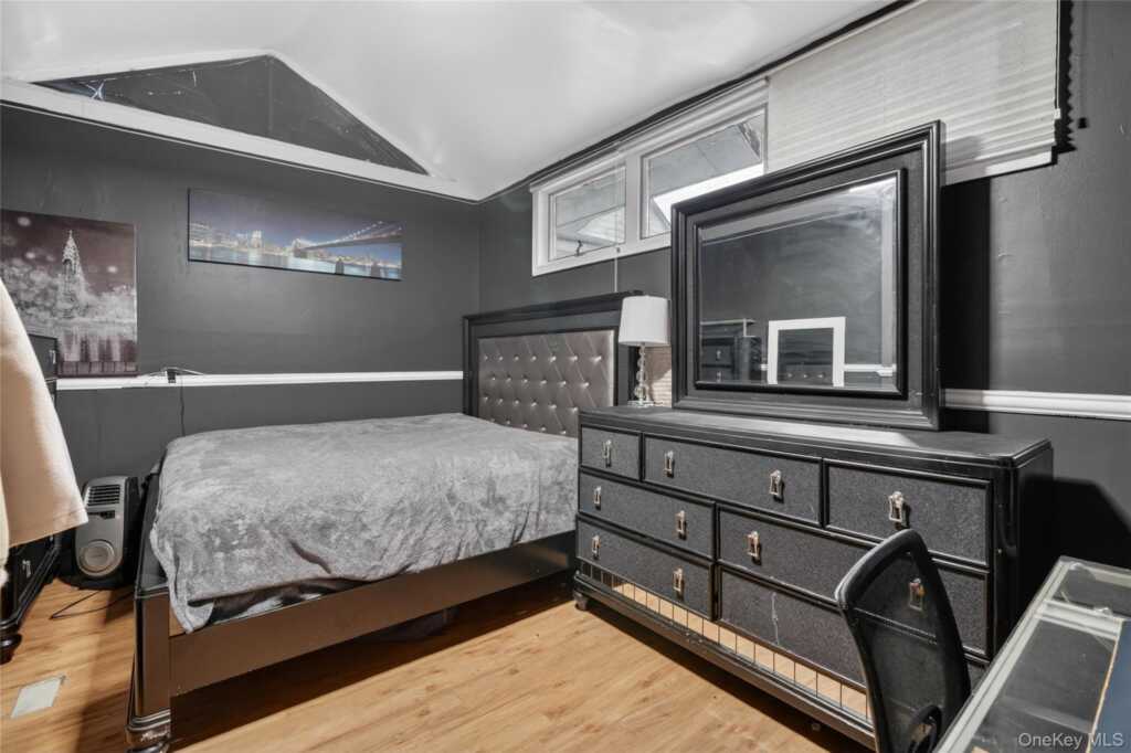 560 Locust Avenue, Rye, NY 10573 - Photo 23 of 35