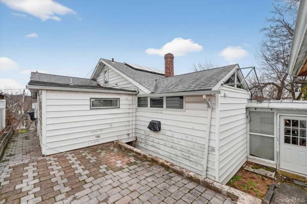 560 Locust Avenue, Rye, NY 10573 - Photo 31 of 35